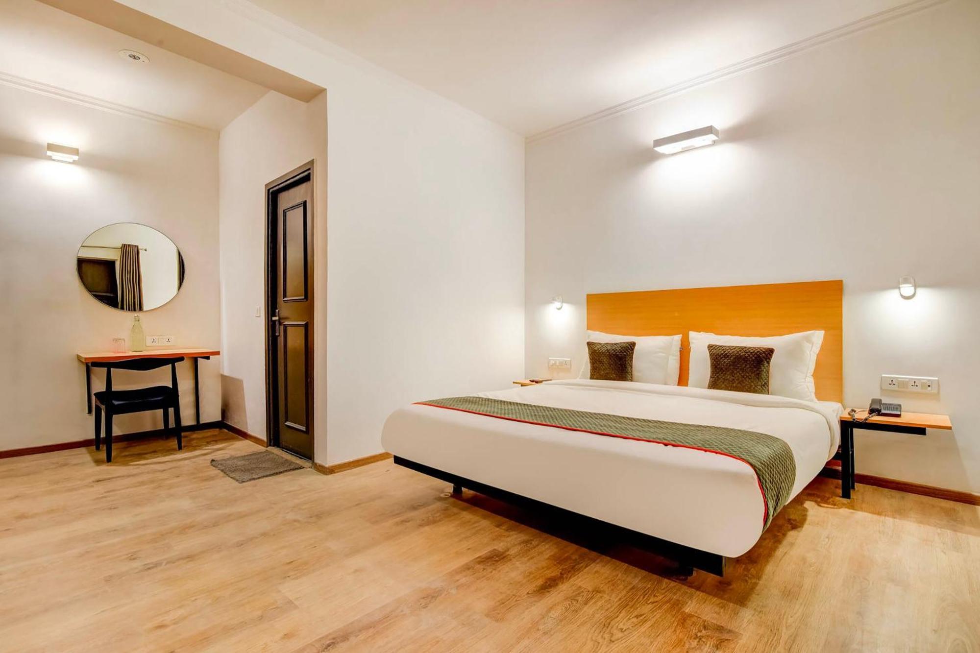 Hotel O Star Key Gurgaon Buitenkant foto